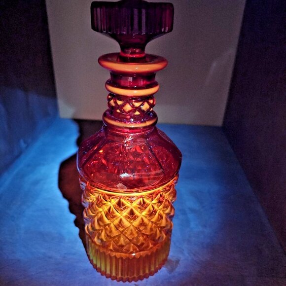 Cadmium Glass Yesteryear Decanter Amberina 10.25” With Stopper Stunning UV REACT - Picture 16 of 16